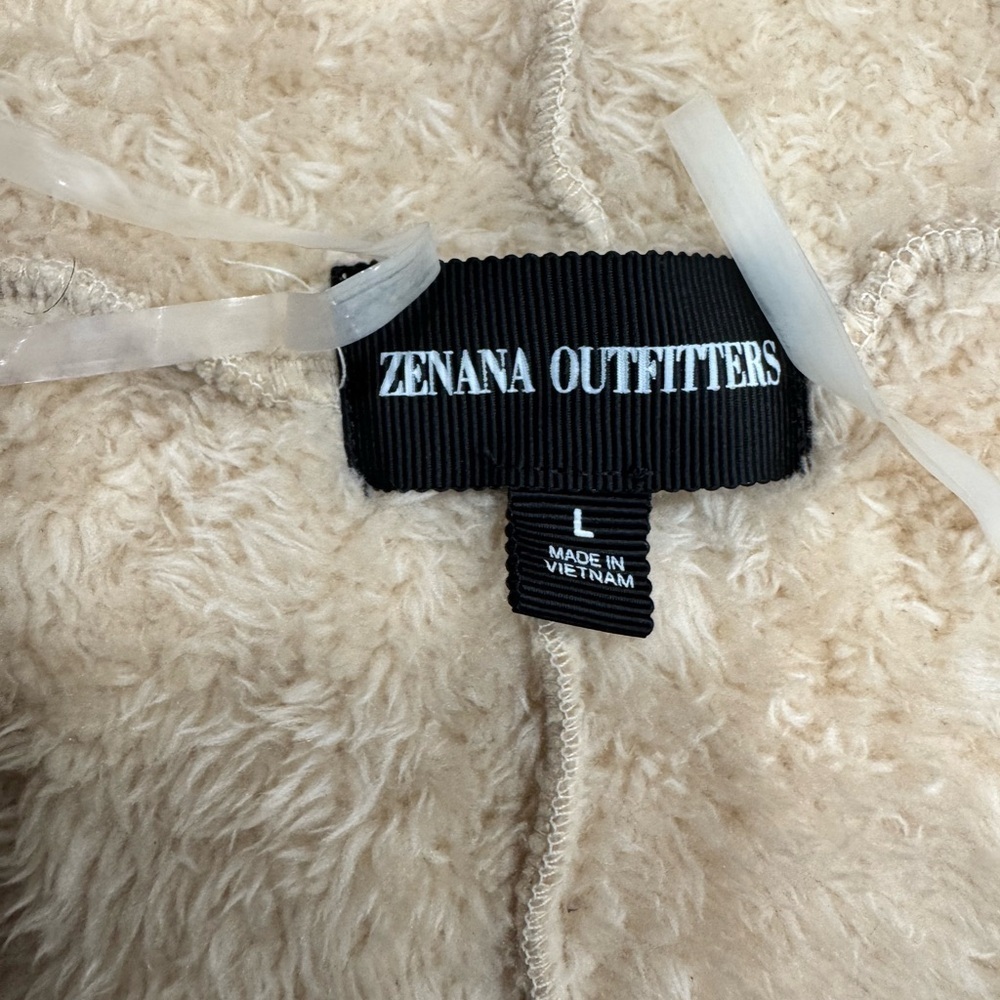 Zenana Outfitters Cream Faux Fur Vest - Picture 2 of 7